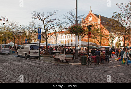 Szene aus einem Straßenmarkt in Brüssel Stockfoto