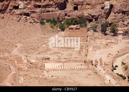 Blick auf den großen Tempel und der Tempel des Dushares (Qasr al-Bint), Petra, Jordanien Stockfoto