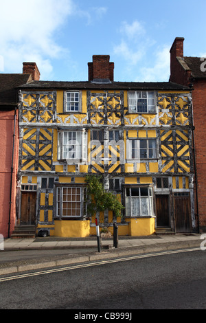 Tudor-Gebäude zeigt das Holz Rahmen und gelb Verputz, Ludlow, Shropshire UK Stockfoto