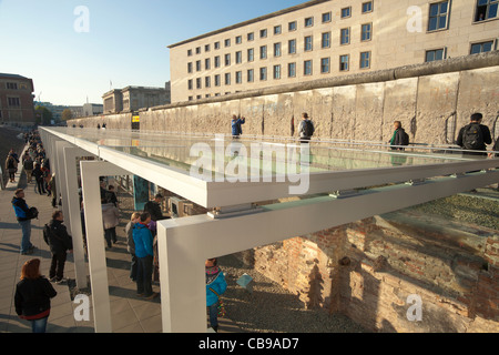 Checkpoint-Charlie-Museum in Berlin; Berliner Mauermuseum Stockfoto