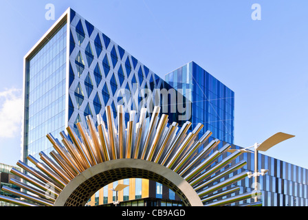 Aeolus Harfe und BBC Media City, Salford Quays, Manchester, England, UK Stockfoto