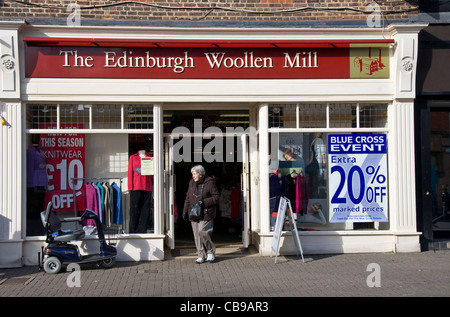 Edinburgh Woollen Mühle Shop, St Albans, Hertfordshire, England, UK Stockfoto