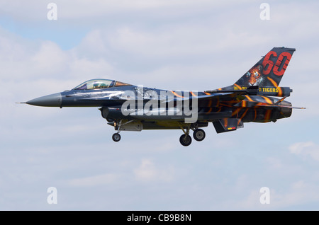 SABCA F-16 bin Fighting Falcon Variante der f-16, betrieben von der belgischen Luftwaffe im Landeanflug auf RAF Fairford, UK Stockfoto