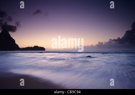 Hawaii, Kauai, Haena Sonnenuntergang am Nordufer Stockfoto