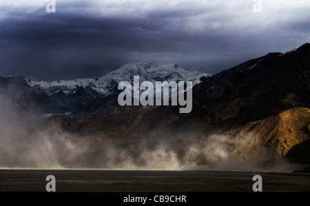 Ein Sandsturm im Pamir. Stockfoto