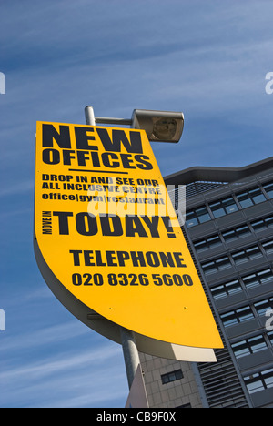 neue Büros zu lassen, melden Sie auf der great West Road, Brentford, West London, england Stockfoto