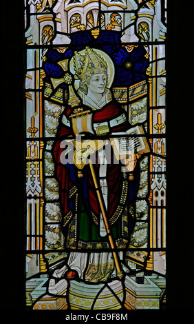 Buntglasfenster von John Charles Bewsey mit Darstellung von St. Boniface, St. Ethedreds Church, West Quantoxhead, Somerset, England Stockfoto