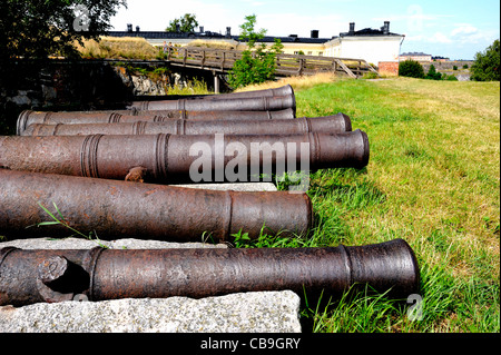 Alte Kanonen auf die Flagge Bastion Zander. Flag Bastion Zander war die dritte und wichtigste Verteidigungslinie auf Kustaanmiekka, Gustav... Stockfoto