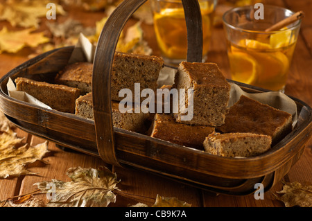 Parkin.Traditional Haferflocken und Ingwer Kuchen Stockfoto