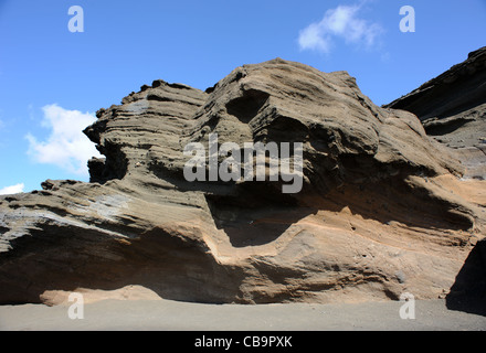 Blick auf große Vulkangestein in El Golfo, während Vulkanausbrüche in1730 auf der Kanarischen bildete, Insel Lanzarote Stockfoto