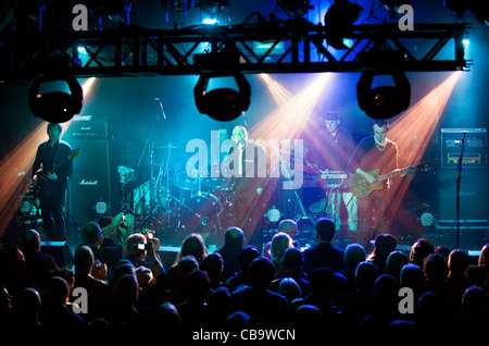 Vereint Rock Band, Magazin, angeführt von Sänger Howard Devoto in Birmingham HMV-Institut, 8. November 2011 Stockfoto