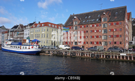 Vier-Sterne-71 Nyhavn Hotel und Schiff Bjoernsholm in Nyhavn Kopenhagen Dänemark Stockfoto