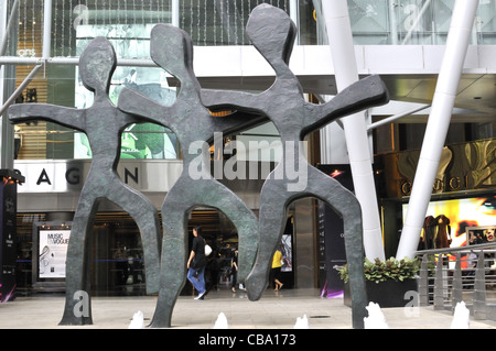 Skulpturen im öffentlichen Raum auf der Orchard Road, Singapur. Stockfoto