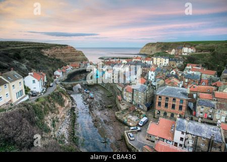 Sonnenuntergang am Staithes, North Yorkshire Stockfoto