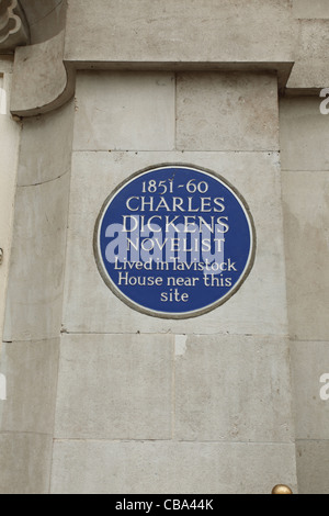 Charles Dickens-Gedenktafel in Tavistock Square in London Stockfoto