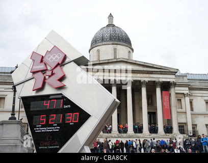 13.4. 2011. London bereitet sich auf die Olympischen Spiele 2012. Spiele Countdown-Uhr auf dem Trafalgar Square zum Auftakt der 471-Tagesfrist Stockfoto