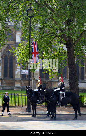 Haushalt Kavallerie montiert Regiment Horse Guards vor Westminster Abbey, Ehe von Prinz William, Kate Middleton, Stockfoto