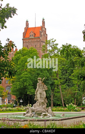 Neptun-Skulptur in der alten Botanischer Garten München in der Nähe von Halbrundbogen Stockfoto