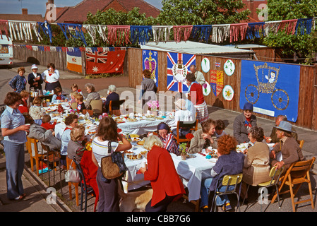 Queen's Silver Jubilee Street Party, 7. Juni 1977, Seaham, County Durham, England. Stockfoto