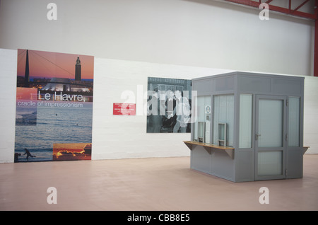 Einwanderung-Zähler von der Kreuzfahrt terminal Le Havre in Normandie, Frankreich Stockfoto