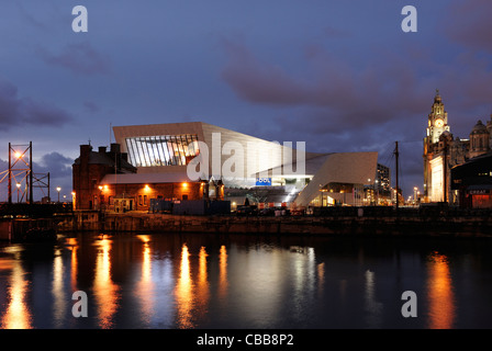 Museum von Liverpool in der Abenddämmerung Stockfoto