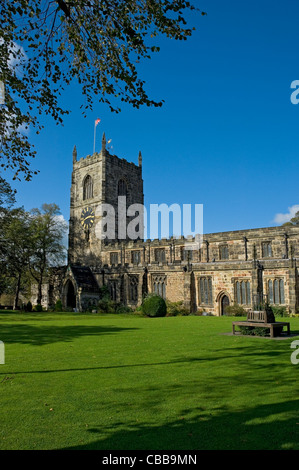 Holy Trinity Church im Herbst Skipton North Yorkshire England Großbritannien Vereinigtes Königreich GB Großbritannien Stockfoto