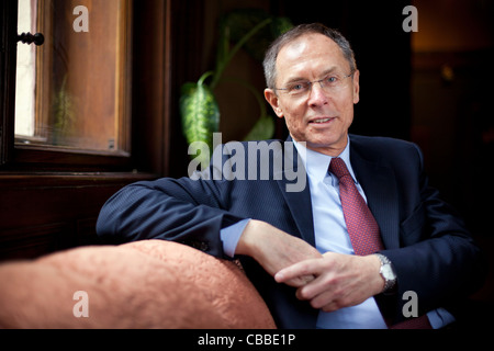 Jan Svejnar ist US-amerikanische, Tschechische geboren und Direktor des International Policy Center an der Gerald R. Ford School of Stockfoto