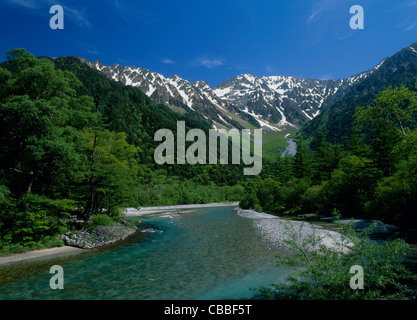Azusa River und Hodaka Berge, Matsumoto, Nagano, Japan Stockfoto
