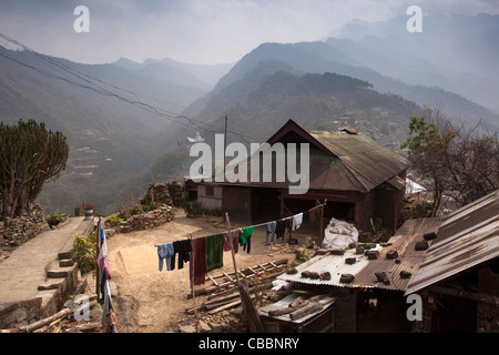 Indien, Nagaland, Khonoma, Öko-Dorf, unter Ackerland, umgeben von Hügeln, Naga Stockfoto