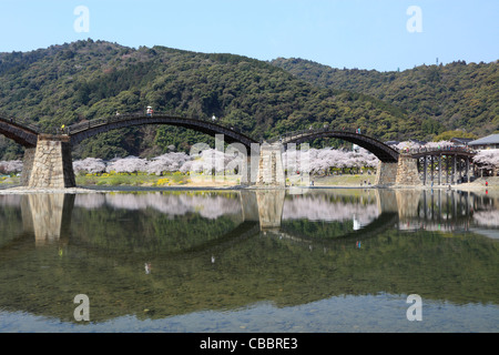 Kintai-Brücke und Fluss Nishiki, Iwakuni, Yamaguchi, Japan Stockfoto