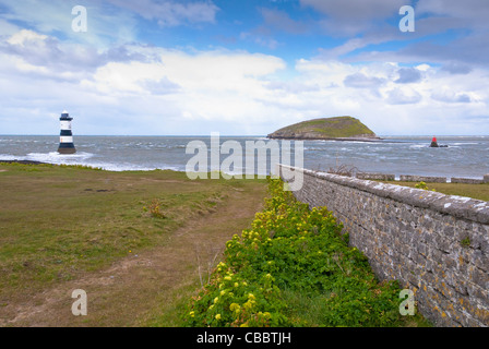 Penmon und Leuchtturm und Puffin Insel Anglesey nördlich wales uk Stockfoto