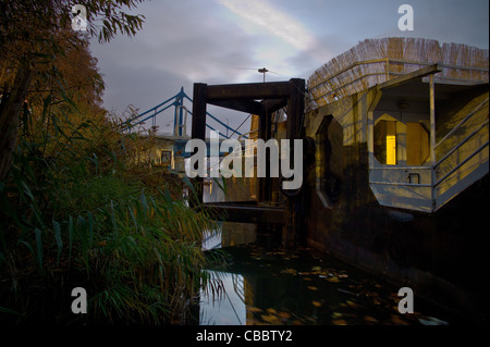 Ufer der Seine Seguin Island, Brücke Insel Renault Bereich. Stockfoto