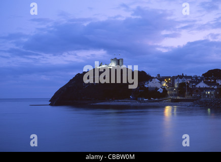 Criccieth (Cricieth) Burg bei Nacht Tremadog Bucht Cardigan Halbinsel Gwynedd North Wales UK Stockfoto