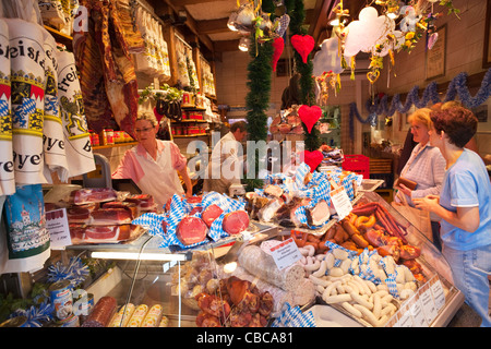 Deutschland, Bayern, München, Viktualienmarkt, Fleischerei Stockfoto