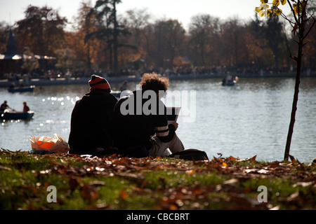 Sonntag Nachmittag im Retiro Park Stockfoto