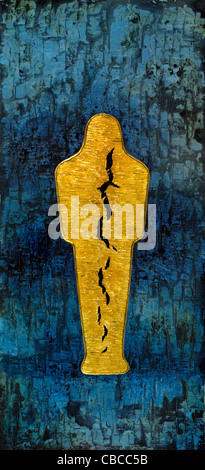 Bild gemalt von mir, genannt "Mumie", es zeigt eine abstrakte goldene Mumie mit großen Spalt im Inneren befindet sich in einem strukturierten blau zurück Stockfoto