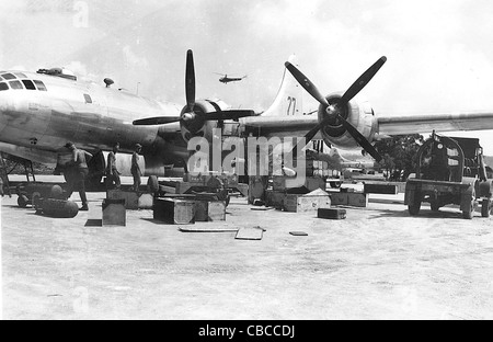 Ein Boden gewartet während WW11 WW11 USAAF B29 Superfortress-bomber Stockfoto