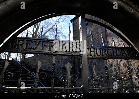 Die Tore zu den historischen Greyfriars Friedhof Friedhof in Edinburgh, Schottland. Stockfoto