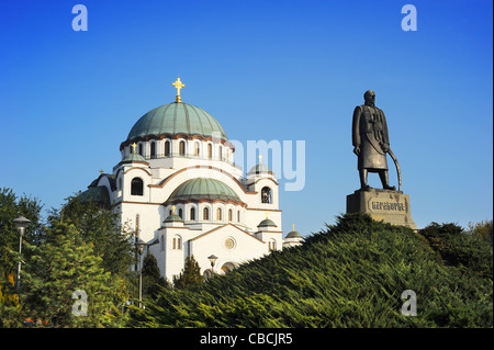 Denkmal zur Erinnerung an Karageorge Petrovitch vor Kathedrale des Heiligen Sava in Belgrad, Serbien Stockfoto