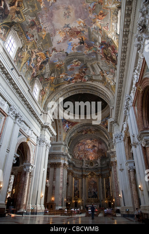 Innenraum der Chiesa di Sant Ignazio di Loyola Church; Rom, Italien Stockfoto