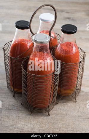 Passata di Pomodoro (Tomatenmark) Stockfoto