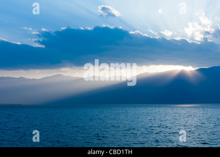 See-Landschaft bei Sonnenuntergang in Dali, Provinz Yunnan Stockfoto