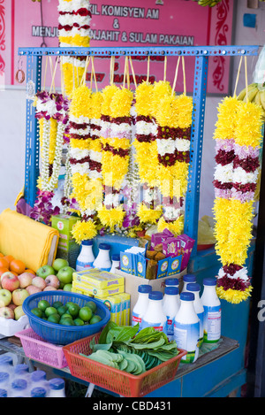 Marktstand Verkauf verschiedener waren Stockfoto