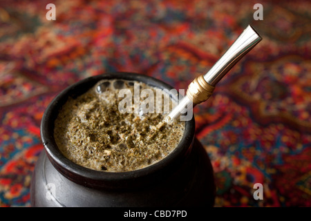 Yerba Mate in matero Stockfoto