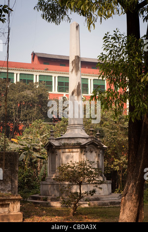 Indien, Westbengalen, Kolkata, St. Johann Kirche (1787) schwarzes Loch von Caclutta Memorial Stockfoto
