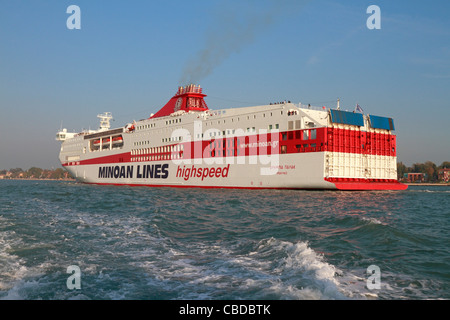 Minoan Lines hohe Speed Ferry, Venedig Lido, Italien, Europa. Stockfoto