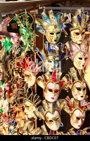 Venezianische Karnevalsmasken auf Verkauf, Venedig, Italien, Europa. Stockfoto