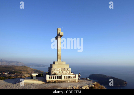 Denkmal am Berg SRD über DUBROVNIK Altstadt DUBROVNIK Kroatien 5. Oktober 2011 Stockfoto