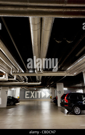 Einem unterirdischen Parkplatz, Garage, am Einkaufszentrum Fenix Galerie Vysocanska in Prag, Tschechien.  (CTK Foto/Rene Stockfoto