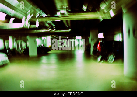 Einem unterirdischen Parkplatz, Garage, am Einkaufszentrum Fenix Galerie Vysocanska in Prag, Tschechien.  (CTK Foto/Rene Stockfoto